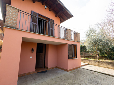 Casa in vendita in Artena, Italia