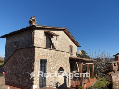 Casa in vendita in Torricella in Sabina, Italia