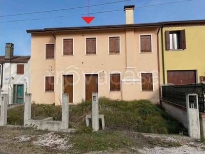 Casa Indipendente in vendita a Piacenza d'Adige via Livelli