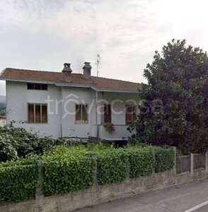 Casa Indipendente in vendita a Roncà via Calvarina