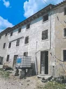 Casa Indipendente in vendita a Tregnago via Saline