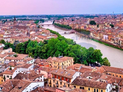 Casa Indipendente in vendita a Verona