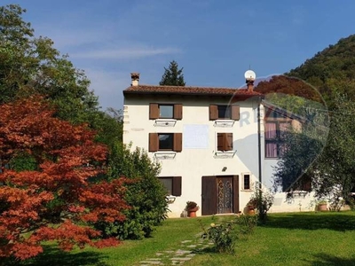 Casa Indipendente in vendita a Verona