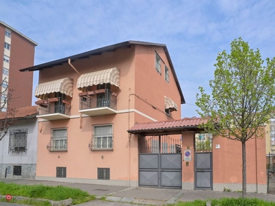 Casa indipendente in Vendita in Via Sospello 61 a Torino