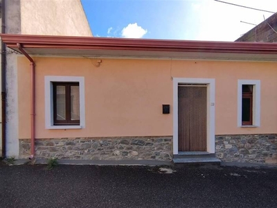 Casa singola in Via Cosenza, 19 a Francavilla Marittima