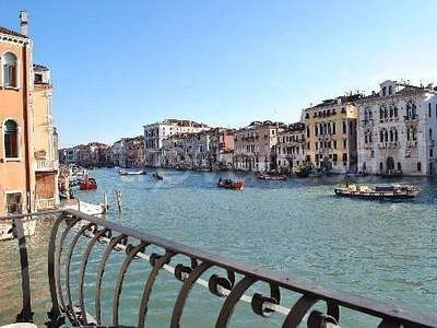 Intero Stabile in vendita a Venezia san Marco, 4795