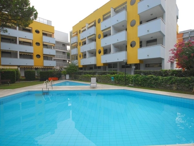 Appartamento a Lignano Pineta con piscina