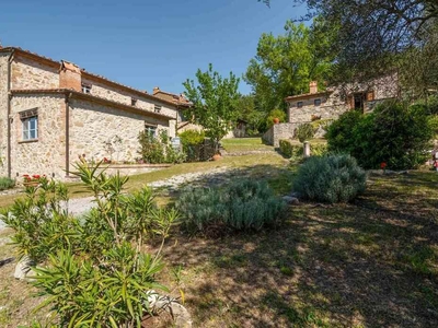 Rustic Farmhouse for Sale in Seggiano: A Blend of Tradition and Modernity