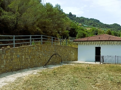 Soldano VENDESI CASA INDIPENDENTE CON GIARDINO CONDOMINIALE