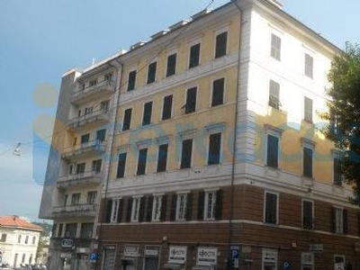 Ufficio da ristrutturare, in affitto in Via Galata, Genova