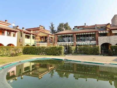 Villa a Schiera in vendita a Peschiera del Garda località Broglie, 12