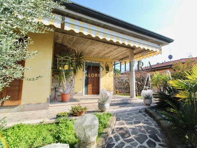 Villa a Schiera in vendita a Peschiera del Garda via Falcone, 22