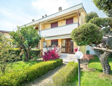 Villa Bifamiliare in vendita a Maserà di Padova via Don Luigi Sturzo, 7