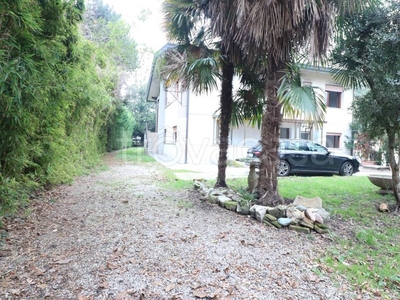 Villa Bifamiliare in vendita a Mira via Nazionale, 428