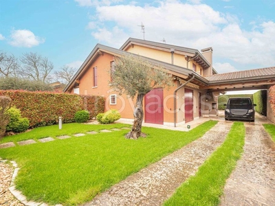 Villa Bifamiliare in vendita a Pianiga via montello, 48