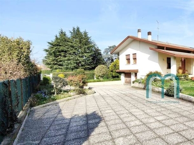 Villa Bifamiliare in vendita a Salzano via Piemonte