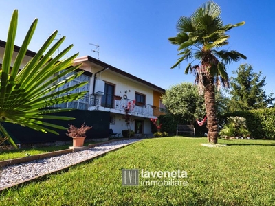 Villa Bifamiliare in vendita a San Stino di Livenza via Olmo, 24