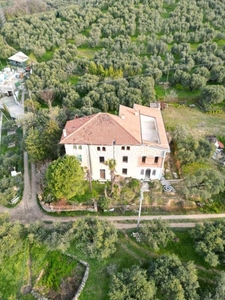 Villa Bifamiliare in vendita a Verona via Mezzomonte, 30