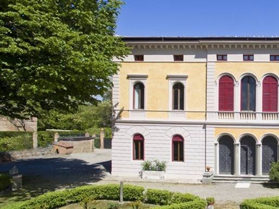 Villa for Sale in Siena