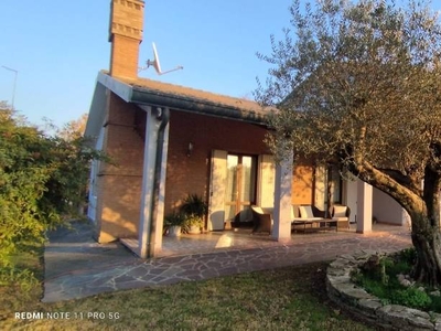 Villa in in vendita da privato a Cavarzere località Gallianta, 20