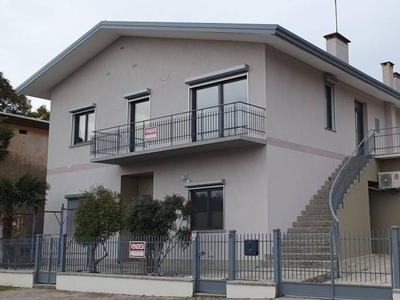 Villa in in vendita da privato a San Michele al Tagliamento via Don Giovanni Bosco, 10