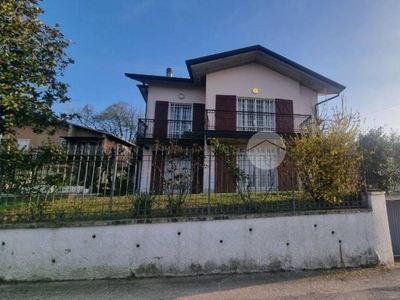 Villa in vendita a Peschiera del Garda località rondinelli, 2
