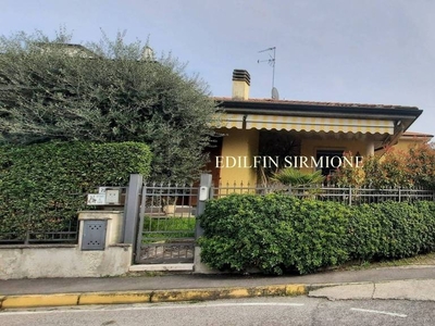 Villa in vendita a Peschiera del Garda via Giovanni Falcone, 22/a