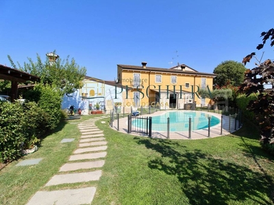Villa in vendita a Valeggio sul Mincio via Vecchia Forneletti, 240
