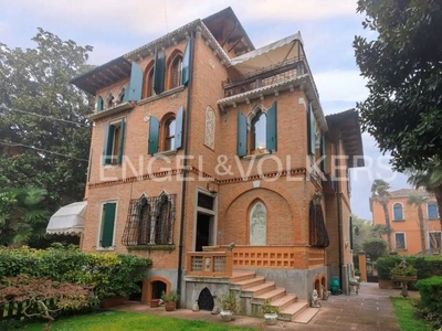 Villa in vendita a Venezia via Negroponte