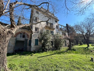 Villa in vendita a Verona via della segheria
