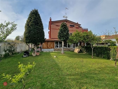 Villa in Vendita in Via Giuseppe Camelli a Roma