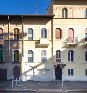 Villa in Vendita in Via Monte Generoso 20 a Milano