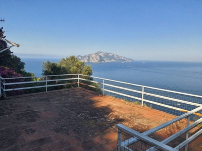 Villa indipendente panoramica su Capri