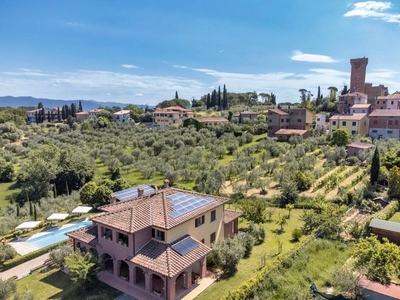 Villa in vendita con Piscina a Marciano della Chiana