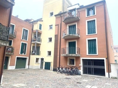 Appartamento in vendita a Ferrara via Vincenzo Monti
