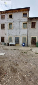 casa in vendita a Montecchia di Crosara