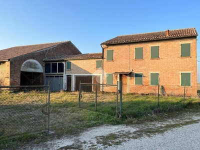 Colonica in vendita a Ferrara via Copparo, 142