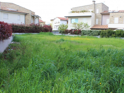 terreno residenziale in vendita a Pontedera