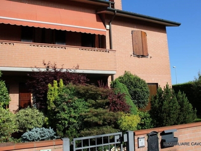 Villa a Schiera in vendita a Ferrara via della Siepe, 36