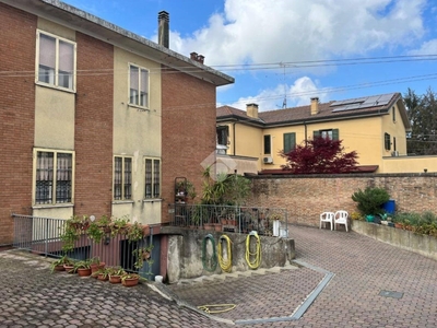 Villa Bifamiliare in vendita a Ferrara via Edmondo de Amicis, 37