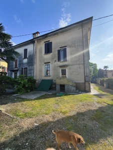 Villa bifamiliare in vendita a Ostiglia Mantova