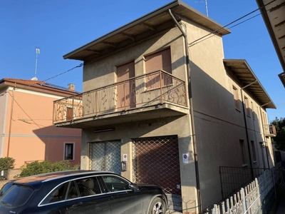 Villa in vendita ad Argenta via Giovanni Amendola, 75