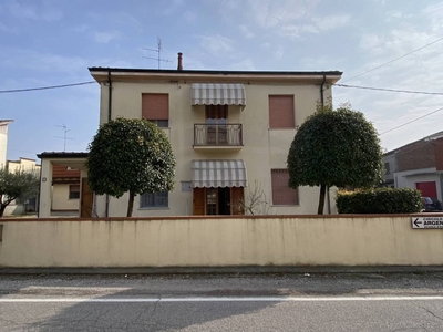 Villa in vendita ad Argenta via Torquato Tasso, 2