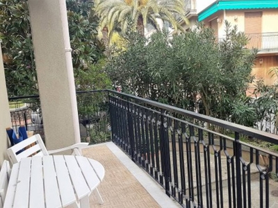 Appartamento 'Residenza Le Palme' con terrazza privata, giardino privato e aria condizionata