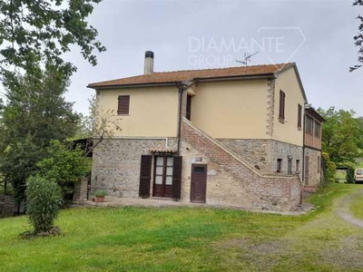 Agriturismo in Vendita ad Cinigiano - 700000 Euro