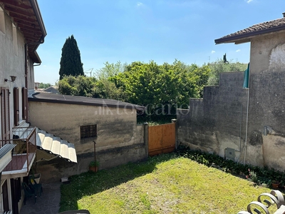 Casa a Padenghe sul Garda in Via San Martino