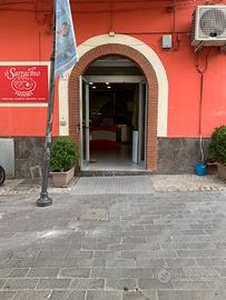 Cedesi attività di pizzeria