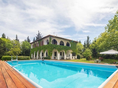 Liberty style villa with private pool and lawn-Villa Albertina