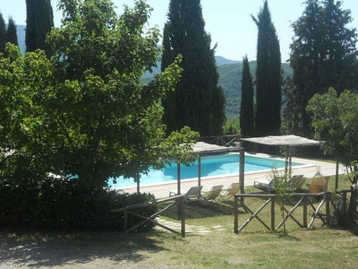 Nel cuore della campagna Toscana casa colonica con grande piscina panoramica