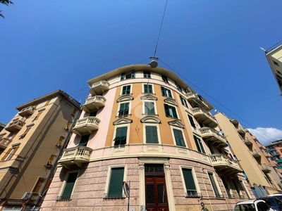 Quadrilocale in vendita a Genova, Sestri Ponente